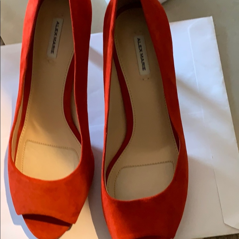 Shoe